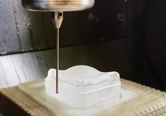 In Prozess Messung CNC Glasbearbeitung